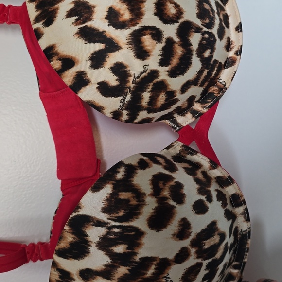 Victoria Secret Very Sexy Demi - Picture 2 of 4